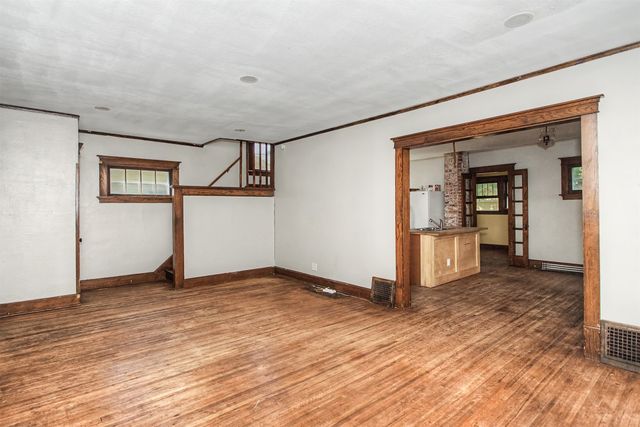 919 Ridgewood Avenue, Ames, IA 50010