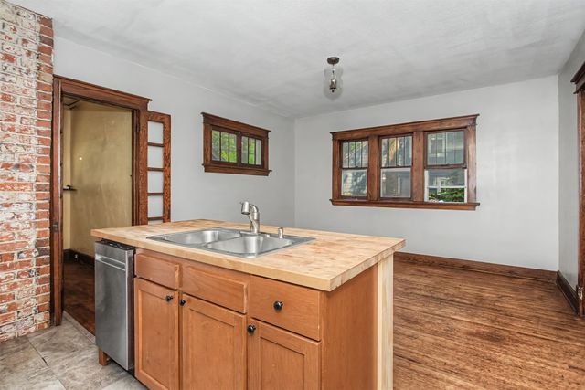 919 Ridgewood Avenue, Ames, IA 50010