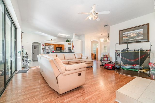 22631 ROBBINS ROAD, Astatula, FL 34705