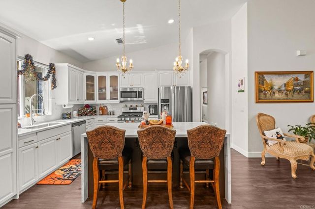 28315 Meadow Glen Way W, Escondido, CA 92026