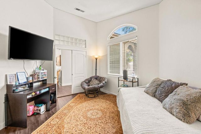 28315 Meadow Glen Way W, Escondido, CA 92026