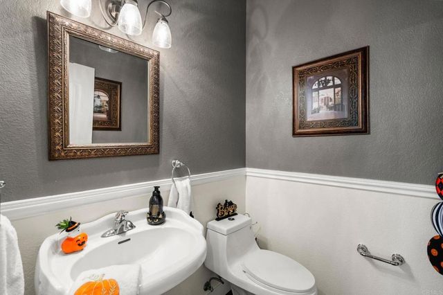 28315 Meadow Glen Way W, Escondido, CA 92026