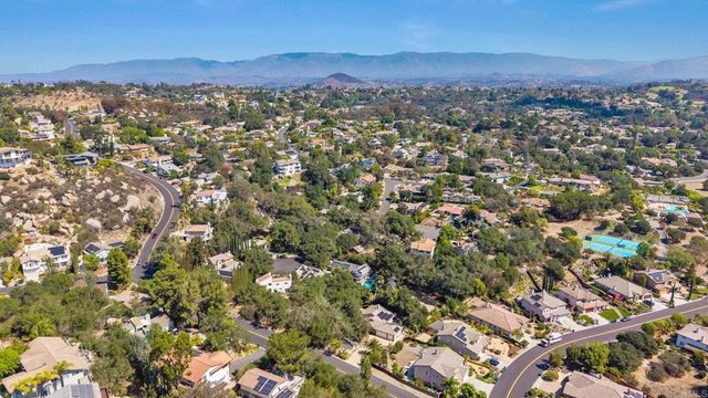 28315 Meadow Glen Way W, Escondido, CA 92026