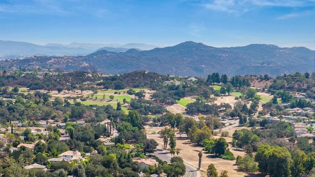 28315 Meadow Glen Way W, Escondido, CA 92026