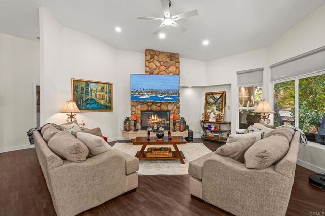 28315 Meadow Glen Way W, Escondido, CA 92026