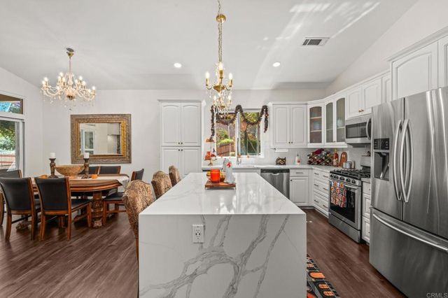 28315 Meadow Glen Way W, Escondido, CA 92026