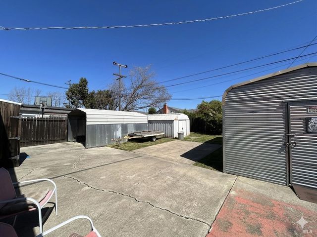 880 Beechwood Ave, Vallejo, CA 94591