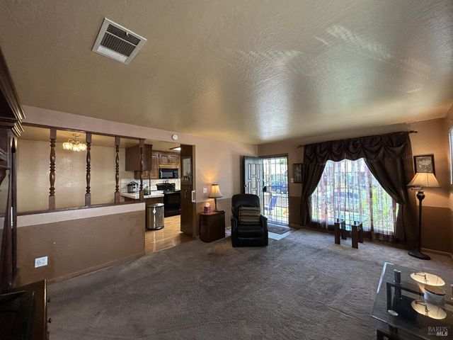 880 Beechwood Ave, Vallejo, CA 94591