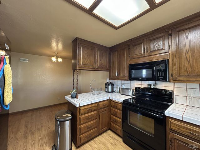 880 Beechwood Ave, Vallejo, CA 94591