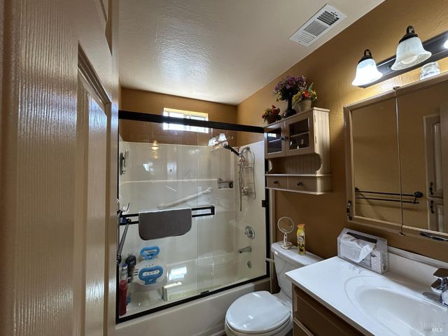 880 Beechwood Ave, Vallejo, CA 94591