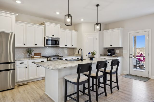 335 Van Conder Pl, Hendersonville, TN 37075