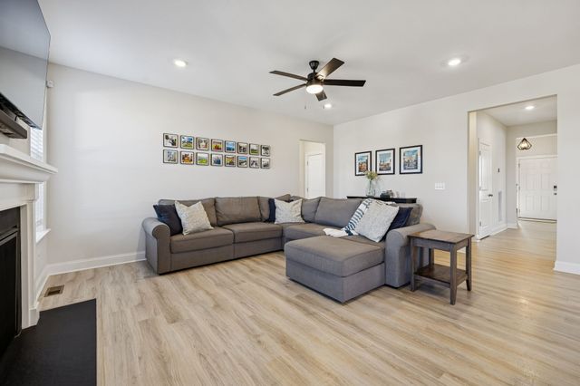 335 Van Conder Pl, Hendersonville, TN 37075