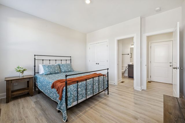 335 Van Conder Pl, Hendersonville, TN 37075