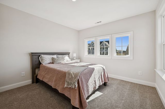 335 Van Conder Pl, Hendersonville, TN 37075