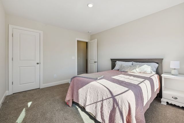 335 Van Conder Pl, Hendersonville, TN 37075