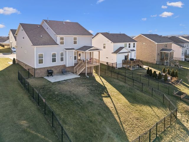 335 Van Conder Pl, Hendersonville, TN 37075