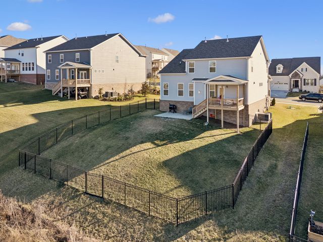 335 Van Conder Pl, Hendersonville, TN 37075