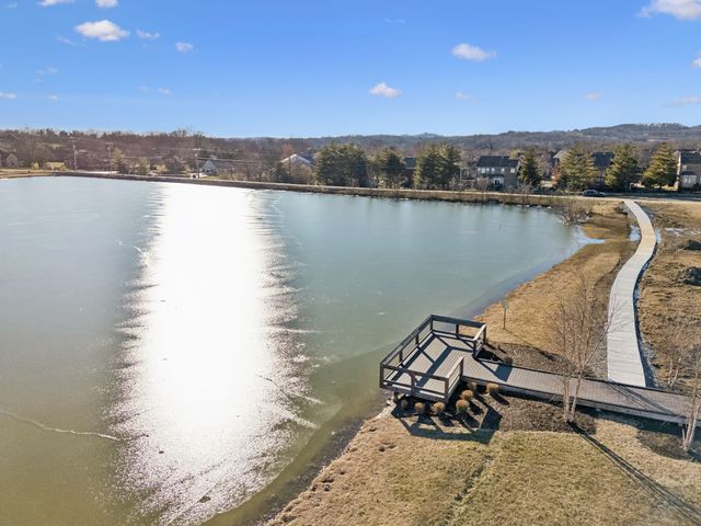 335 Van Conder Pl, Hendersonville, TN 37075