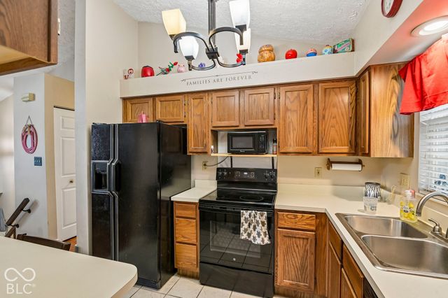 1565 Chase Boulevard, Greenwood, IN 46142