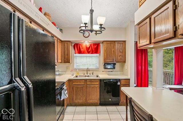 1565 Chase Boulevard, Greenwood, IN 46142