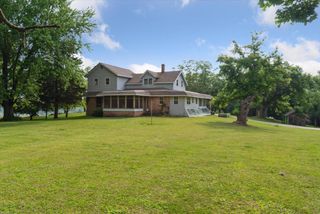 2611 South ROAD, Burlington, WI 53105