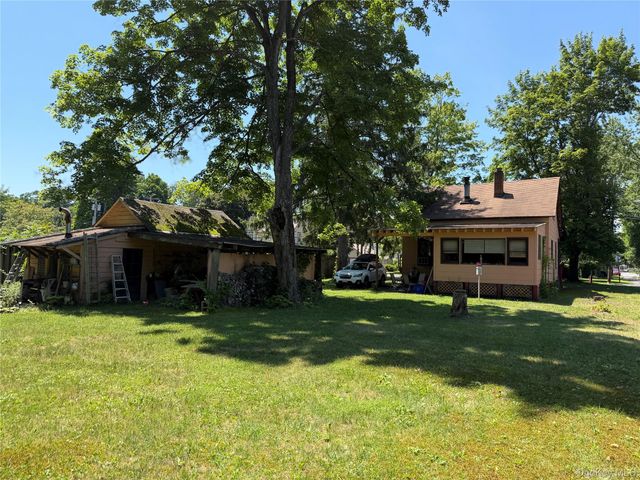 16 Cottage Street, Wallkill, NY 12589