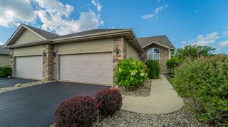 402 W Gard Drive, Crown Point, IN 46307