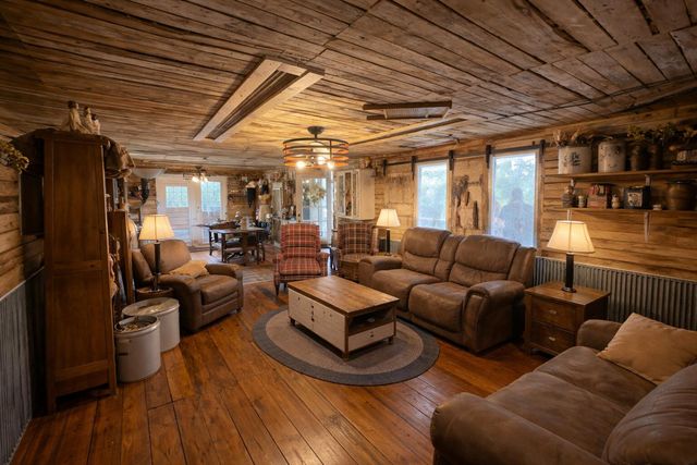 6545 State Route Zz, West Plains, MO 65775