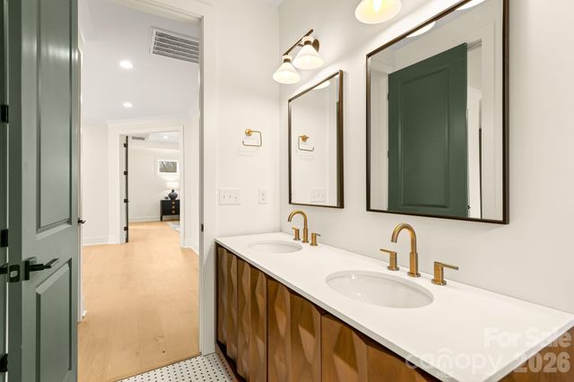 4825 Elder Avenue, Charlotte, NC 28205