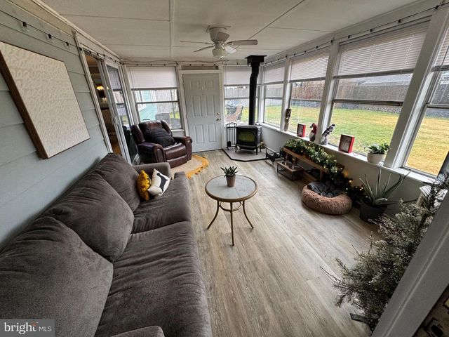 802 DUNBURY RD, Fairless Hills, PA 19030