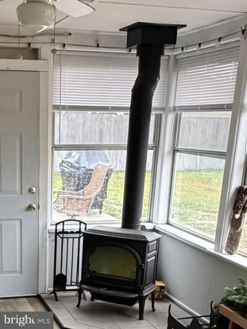 802 DUNBURY RD, Fairless Hills, PA 19030