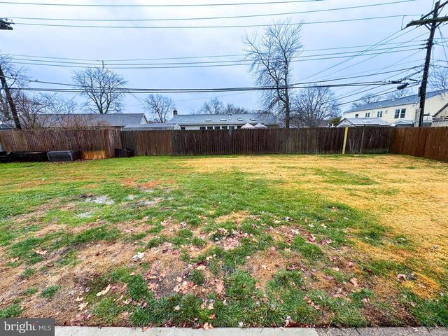 802 DUNBURY RD, Fairless Hills, PA 19030