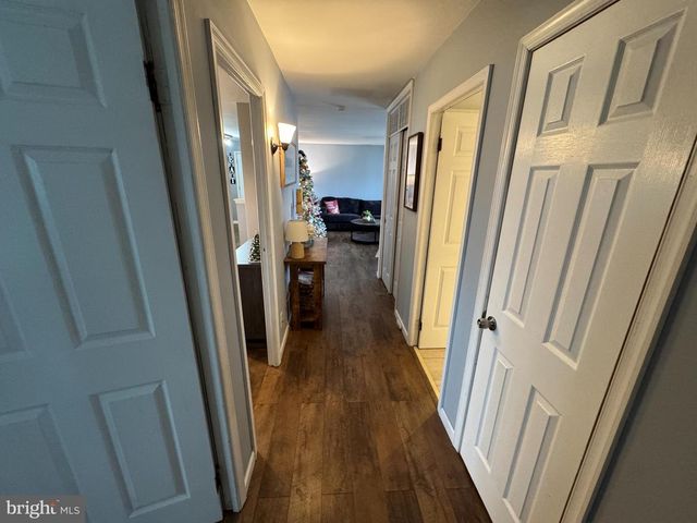 802 DUNBURY RD, Fairless Hills, PA 19030