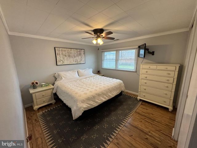 802 DUNBURY RD, Fairless Hills, PA 19030