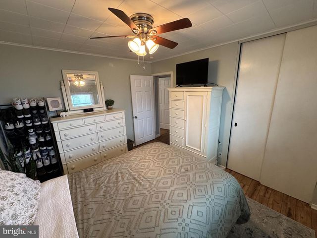 802 DUNBURY RD, Fairless Hills, PA 19030