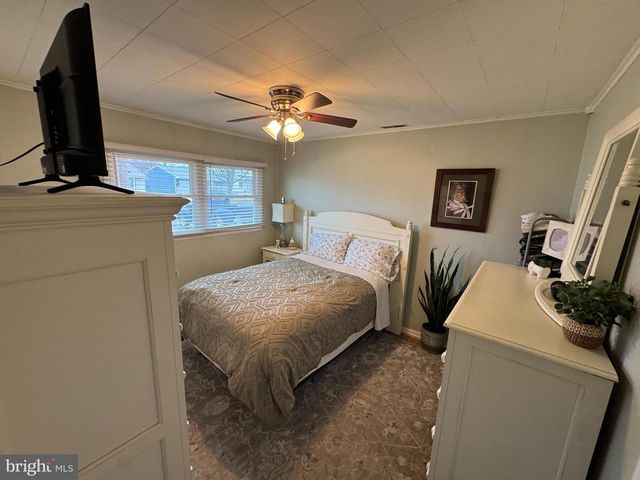 802 DUNBURY RD, Fairless Hills, PA 19030