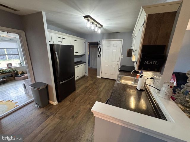 802 DUNBURY RD, Fairless Hills, PA 19030