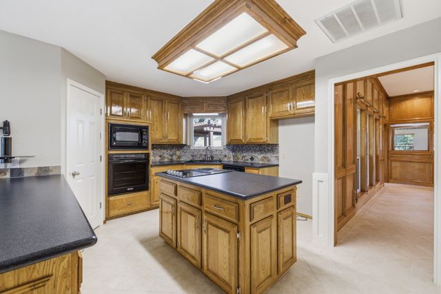 1801 Glenbrook Court, Bedford, TX 76021