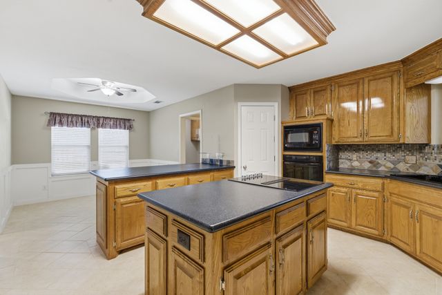 1801 Glenbrook Court, Bedford, TX 76021