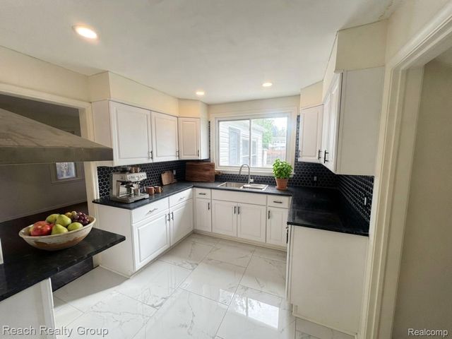19366 Washburn Street, Detroit, MI 48221