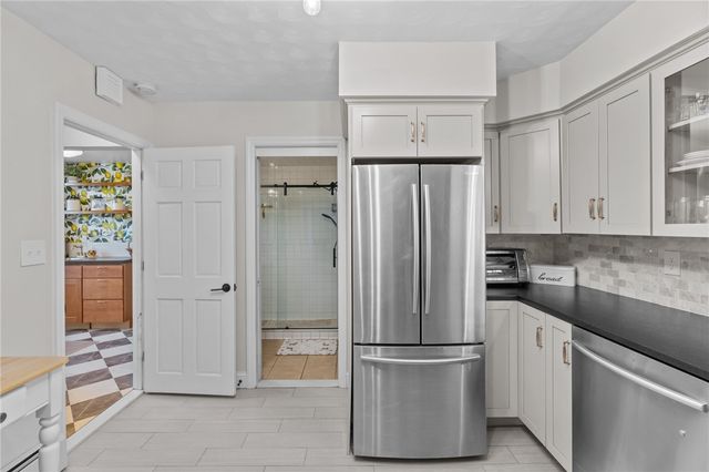 10 Brightridge Avenue, East Providence, RI 02914