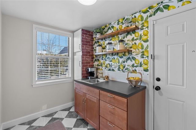 10 Brightridge Avenue, East Providence, RI 02914