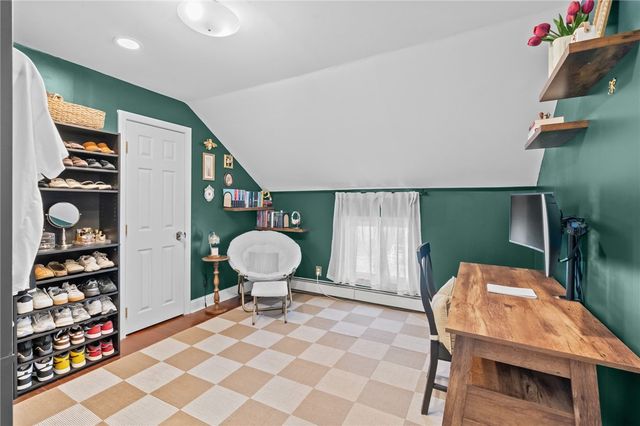 10 Brightridge Avenue, East Providence, RI 02914