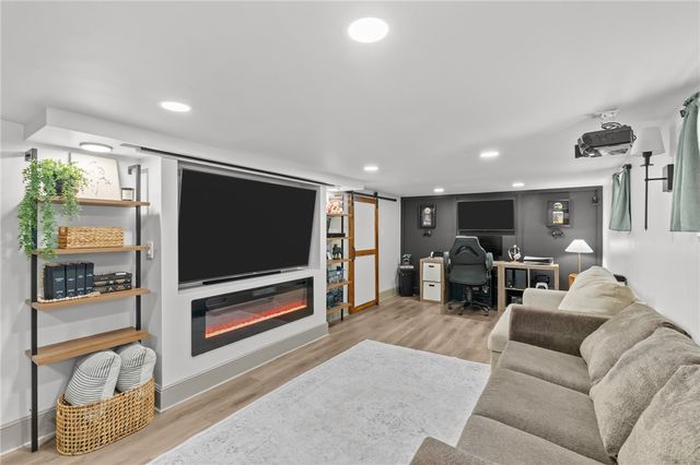 10 Brightridge Avenue, East Providence, RI 02914