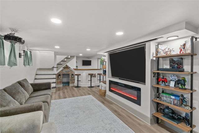 10 Brightridge Avenue, East Providence, RI 02914