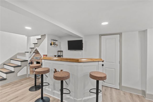 10 Brightridge Avenue, East Providence, RI 02914