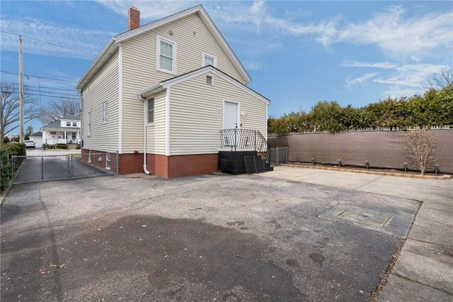 10 Brightridge Avenue, East Providence, RI 02914