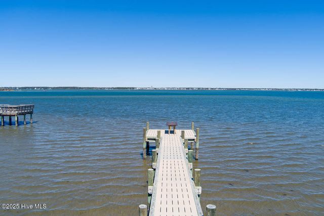 4204 Emerald Drive, Emerald Isle, NC 28594