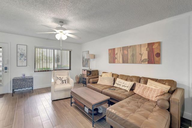 66 Capri B, Delray Beach, FL 33484