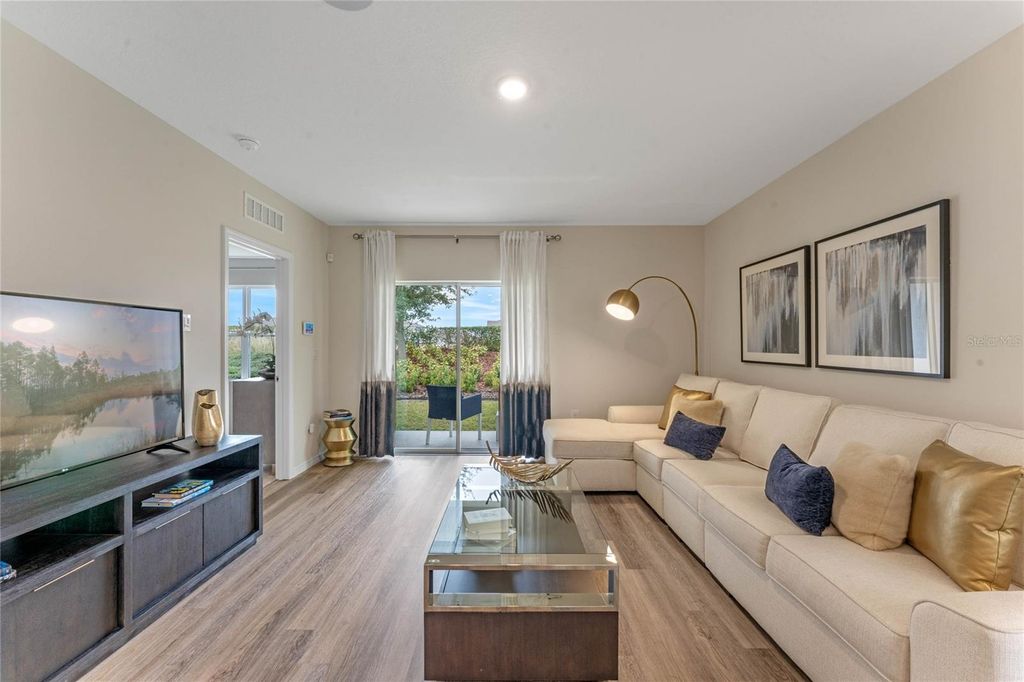 Image 10 of property listing at 3395 FORT MELLON LANE, Sanford, FL 32773